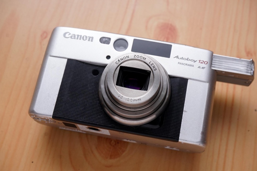 Canon Autoboy 120/Sure Shot 120 Point & Shoot film camera