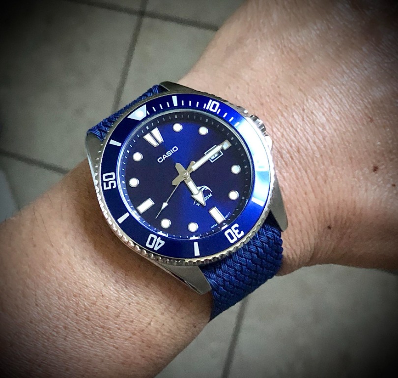 Casio mdv106 outlet blue