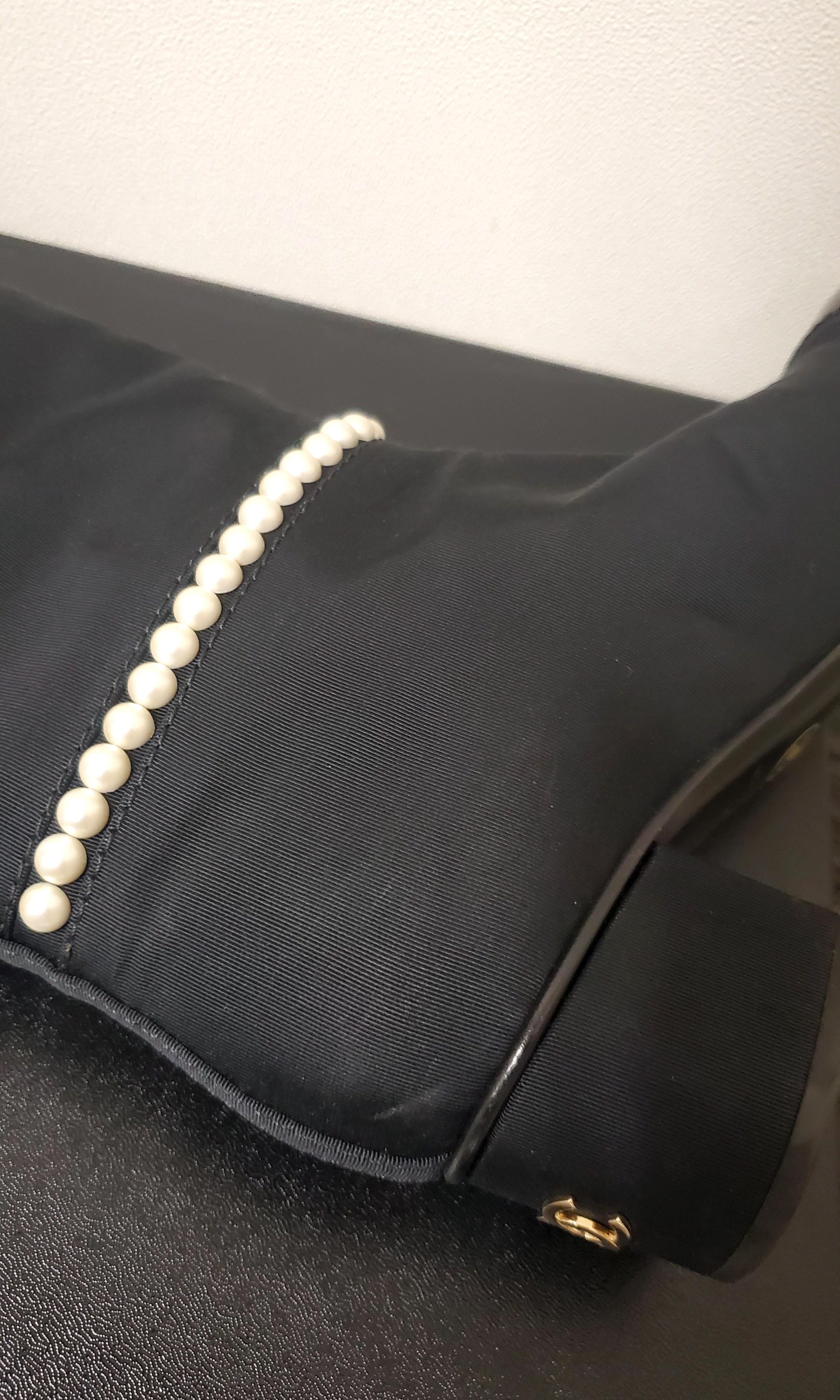 Chanel pearl boots size 37.5, 女裝, 鞋, 平底鞋 Carousell