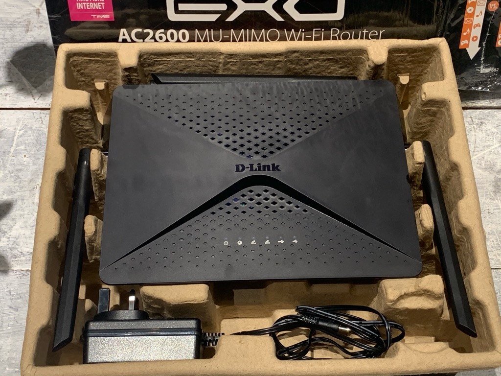 D Link Dir 882 Ac2600 Mu Mimo Dual Band Ultra Gigabit Router Electronics Computer Parts Accessories On Carousell