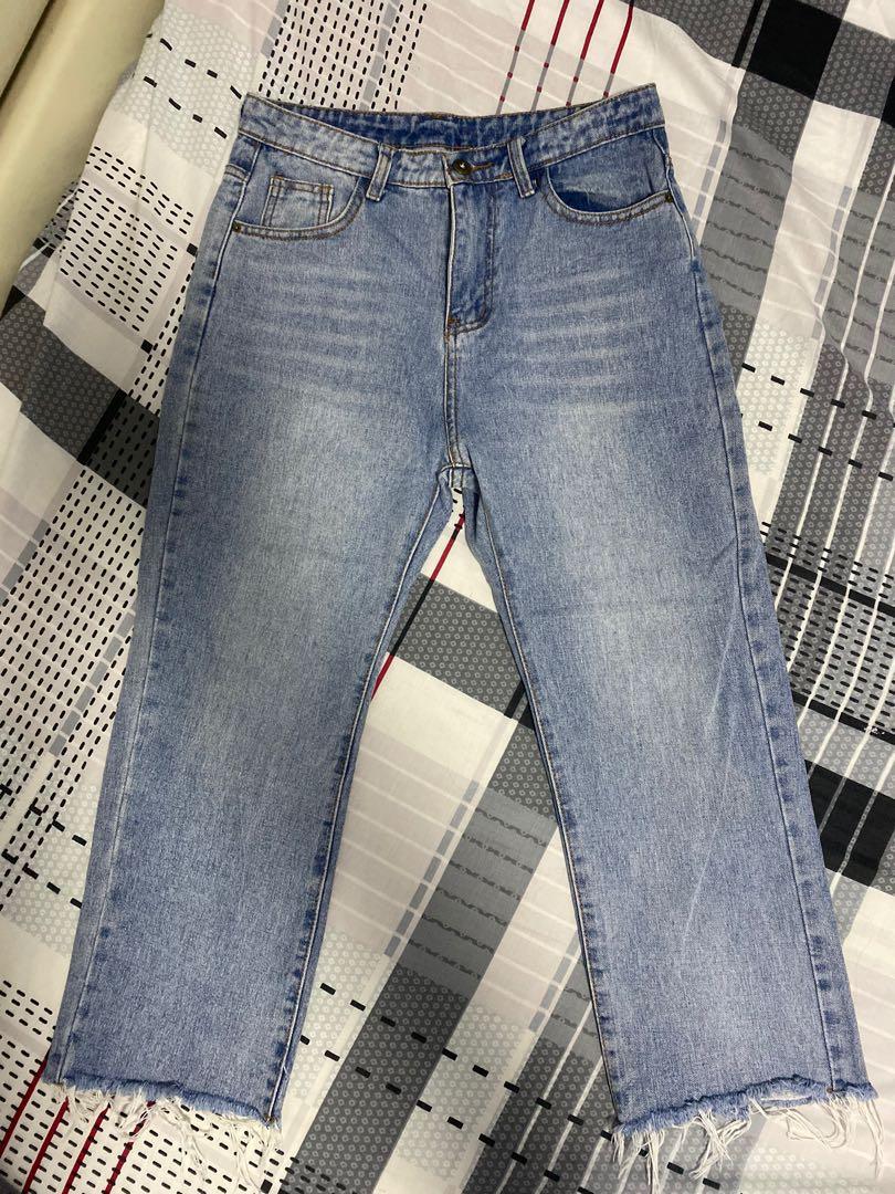 Highwaist Denim Pants 27-29 (Category: Jeans) located in Paranaque City. Submitted by andcolli (Listing ID 1068248998, Image 1). Description: Used Once Highwaist Denim Pants 27-29 waistline.