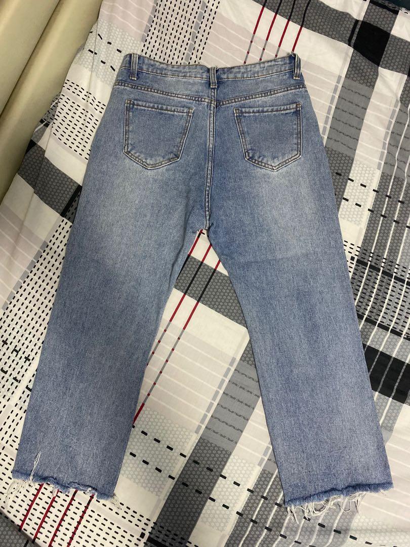 Highwaist Denim Pants 27-29 (Category: Jeans) located in Paranaque City. Submitted by andcolli (Listing ID 1068248998, Image 2). Description: Used Once Highwaist Denim Pants 27-29 waistline.