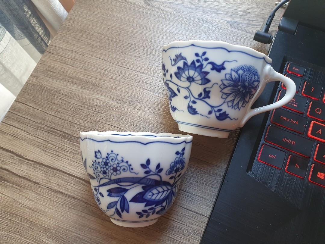 Hutschenreuther Blue Onion cups (Category: Coffee & Tea Tableware) located in Quezon City. Submitted by cl.rzl (Listing ID 1068227310, Image 2). Description: PLEASE READ ITEM DESCRIPTION CAREFULLY: For the purpose of vintage items collecting only NOT FOR DAILY USAGE; its has cracks around its body (both cups) no chipping on edges though (no return, no refund since its already stated its actual condition) Price good for 2 cups; Marked down already