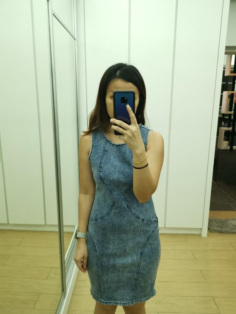 Get Button Detail Blue Denim Midi Dress at ₹ 1125 | LBB Shop
