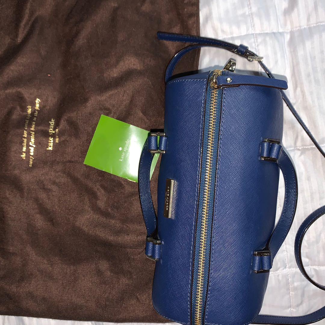 Kate Spade Blue Crossbody Bag (Category: Cross-body Bags) located in Pasig City. Submitted by ysabeldc (Listing ID 1068323728, Image 3). Description: Negotiable VERY SPACIOUS Little to no flaws. Complete with care card and dust bag. Bought in Orange County, CA Rfs: don’t see myself using it anytime in the future.