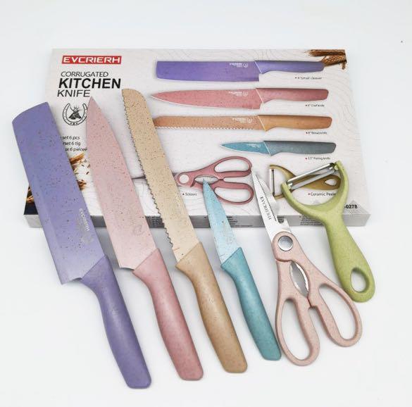 Kitchen knife (Category: Knives & Chopping Boards) located in Singapore. Submitted by timenbeyond (Listing ID 1068409321, Image 3). Description: Very sharp and lightweight kitchen knife set. Full set with peeler, scissors and 4 knifes beautiful design can be given as a gift. .