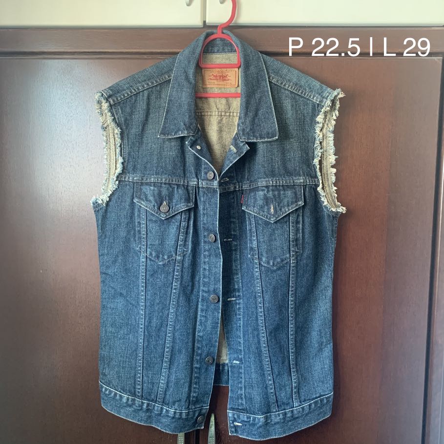Levi Vest Jacket, Men's Fashion, Tops & Sets, Hoodies on Carousell