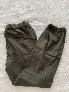 Lululemon Essential Affinity Mid Rise Jogger 27” Dark Olive Size 4 BNWT