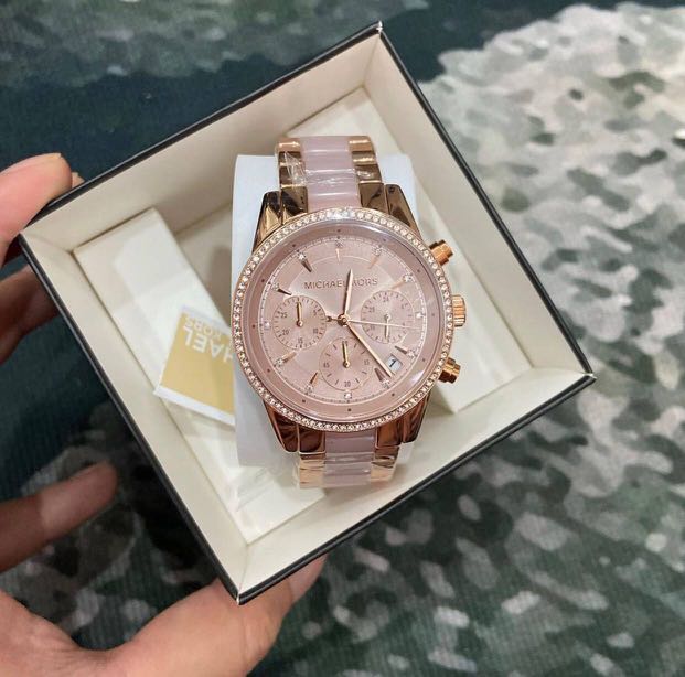 Michael kors women watch, Women's Fashion, Watches & Accessories, Watches  on Carousell
