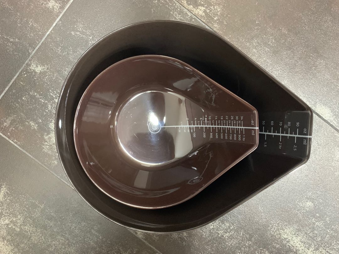 Mixing bowl with measurements, Furniture & Home Living, Kitchenware