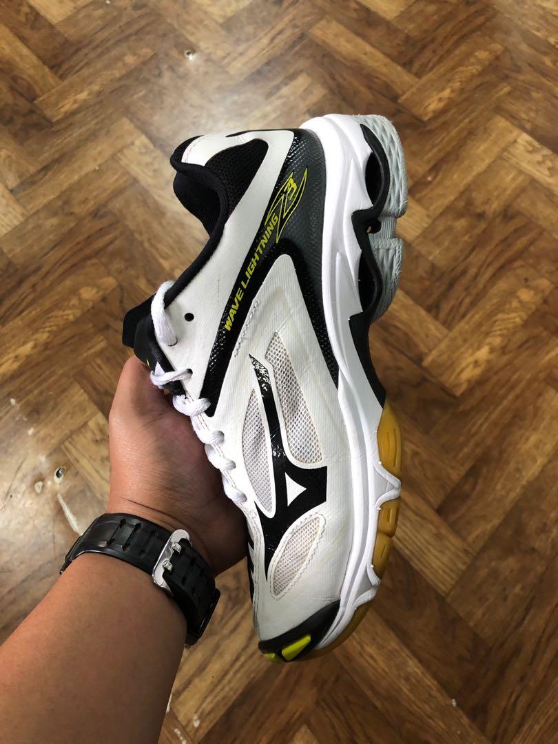 Mizuno wave lightning cheap z3 women's volleyball shoes