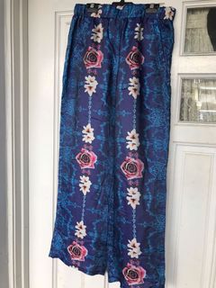 (Category: ) located in . Submitted by onlineshopbyshaz (Listing ID 1068356034, Image 1). Description: .