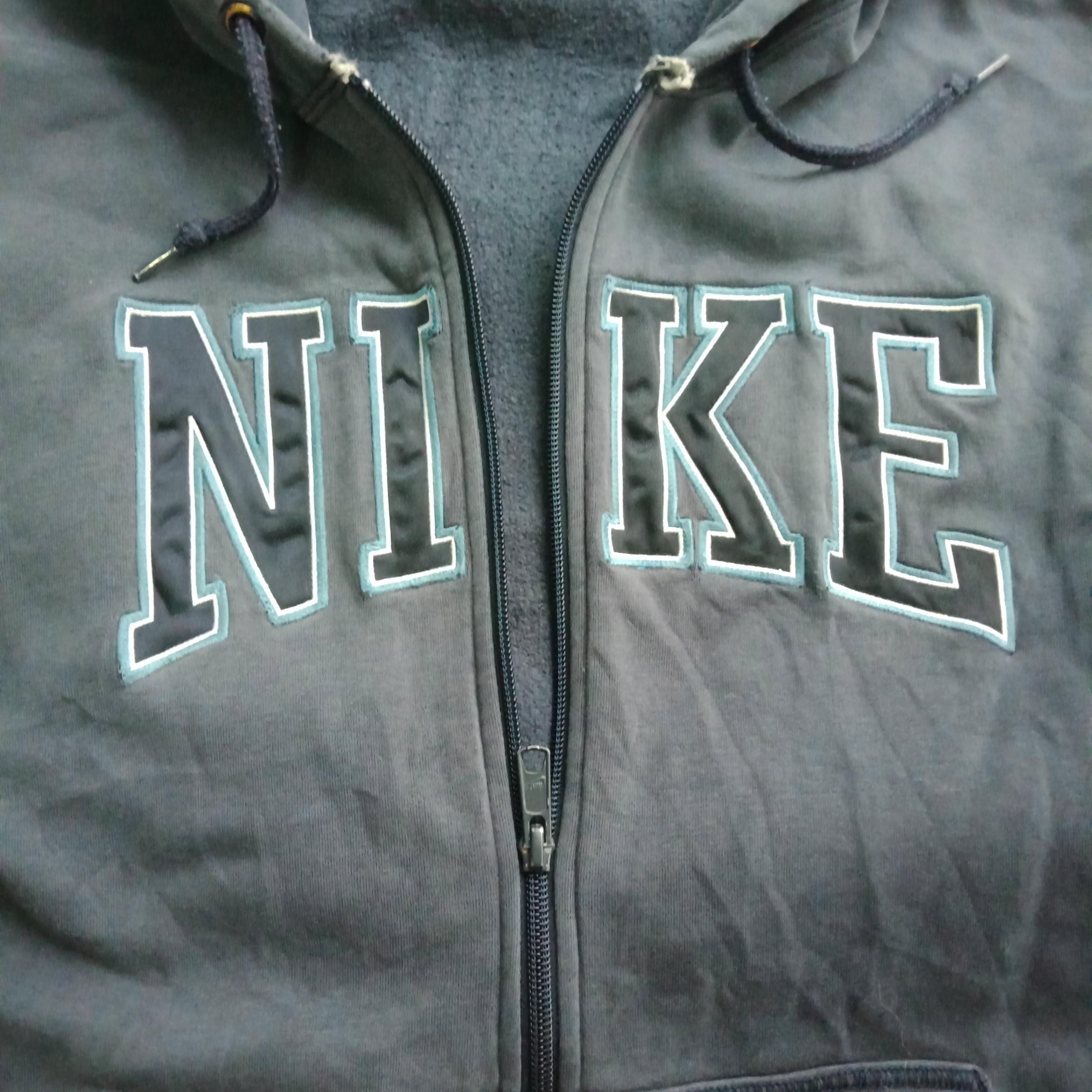 m l Nike grey hoodie with headphone hole