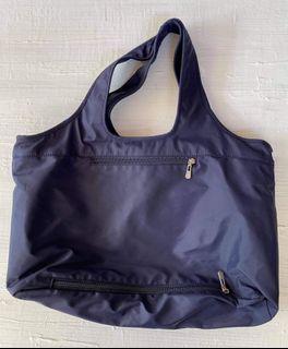 Nylon Shoulder Bag w/ lots of compartments
