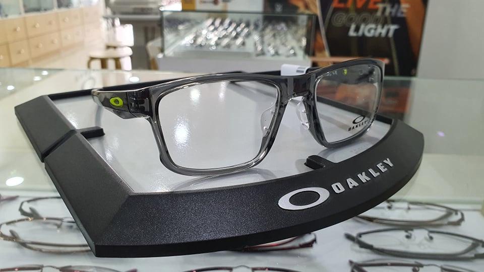 oakley hyperlink temples