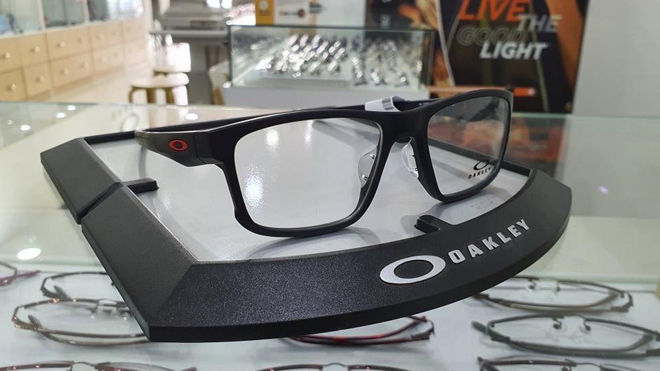 Oakley sales hyperlink review