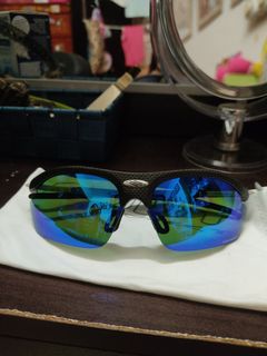 (Category: ) located in . Submitted by belapatching.preloved (Listing ID 1068327236, Image 1). Description: .