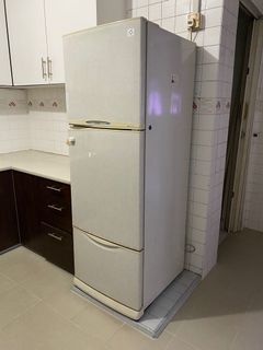 (Category: ) located in . Submitted by yan1211 (Listing ID 1068219612, Image 1). Description: .
