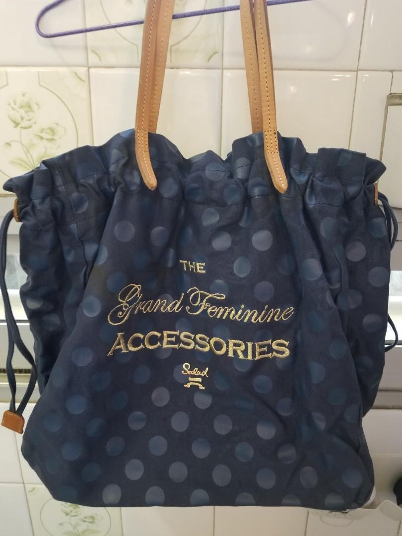 Salad帆布袋 （分類：Tote Bags）位於 Hong Kong。 由 canlisam 提交（商品編號 1068262296，圖片 3）。簡介： Salad帆布袋，少用8成半新。 可上膊。。