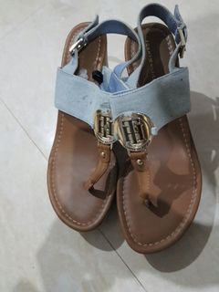 (Category: ) located in . Submitted by gentlyusedclothes (Listing ID 1068355736, Image 1). Description: .
