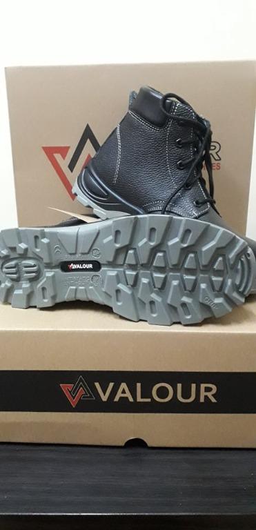 Valour safety shoes (Category: Casual Shoes) located in Manila. Submitted by lukeonethree7 (Listing ID 1068284796, Image 3). Description: Valour Safety Shoes Model: Adino S1P Steel Toe and Steel Plate Anti Static, Impact Resistant Highcut, Leather Material Warranty Provided Quality and Affordable Discount for bulk orders.