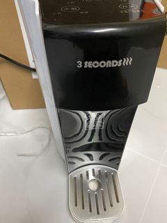 （分類：）位於 。 由 msalwaysright 提交（商品編號 1068522088，圖片 1）。簡介： 。