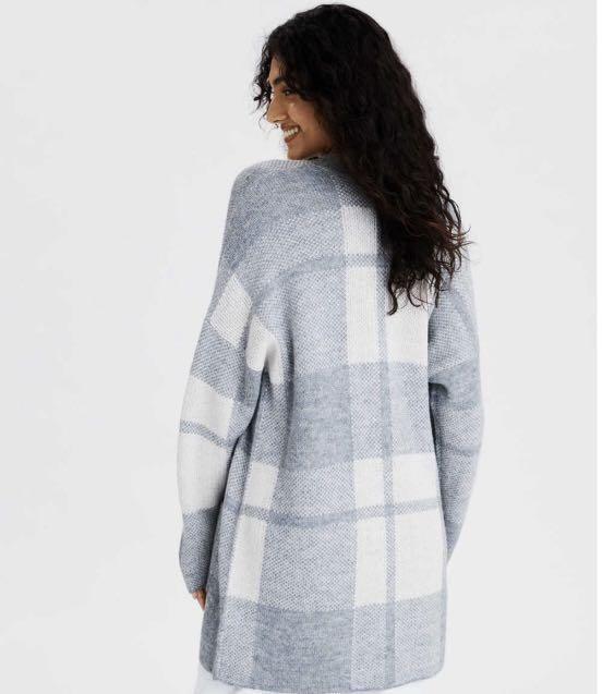 AEO American Eagles Plaid Long Cardigan Women s Fashion Tops Other Tops on Carousell