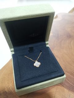 (Category: ) located in . Submitted by luxevault_sg (Listing ID 1068592344, Image 1). Description: .