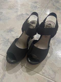 [BNIB] Everbest chunky heels