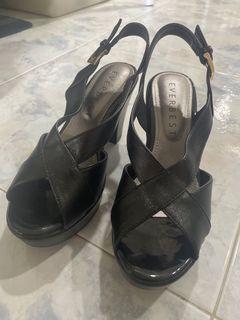 [BNIB] Everbest Shimmery black heels