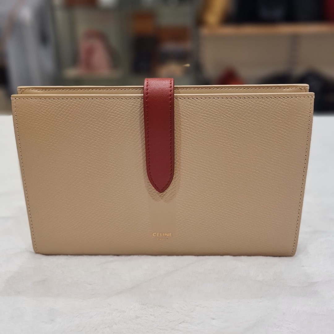 Celine Clutch on Strap in Smooth Calfskin Tan 10I593DQ1-04LU