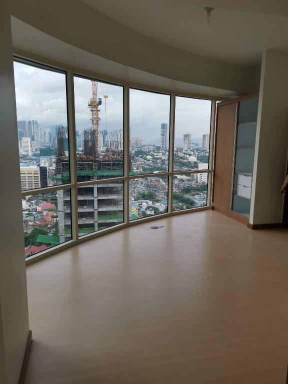 CENTRAL PARK WEST (Category: Apartments & Condos) located in Las Pinas. Submitted by donpatiu0926 (Listing ID 1068561562, Image 1). Description: CENTRAL PARK WEST 36th Street, Fort Bonifacio Global City Taguig City Three Bedroom Unit converted to a Two Bedroom Unit Floor Area: 100sqm With Two Parking Space Finished Unit Waling Distance to Uptown Mall With Maids & Utility Room Asking Price: P 28,000,000 For Inquiries and Viewing Please contact: .