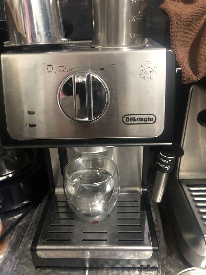 DeLonghi Black Pump Espresso Machine ECP3420, TV & Home Appliances