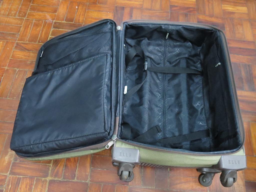 Elle carry top on luggage