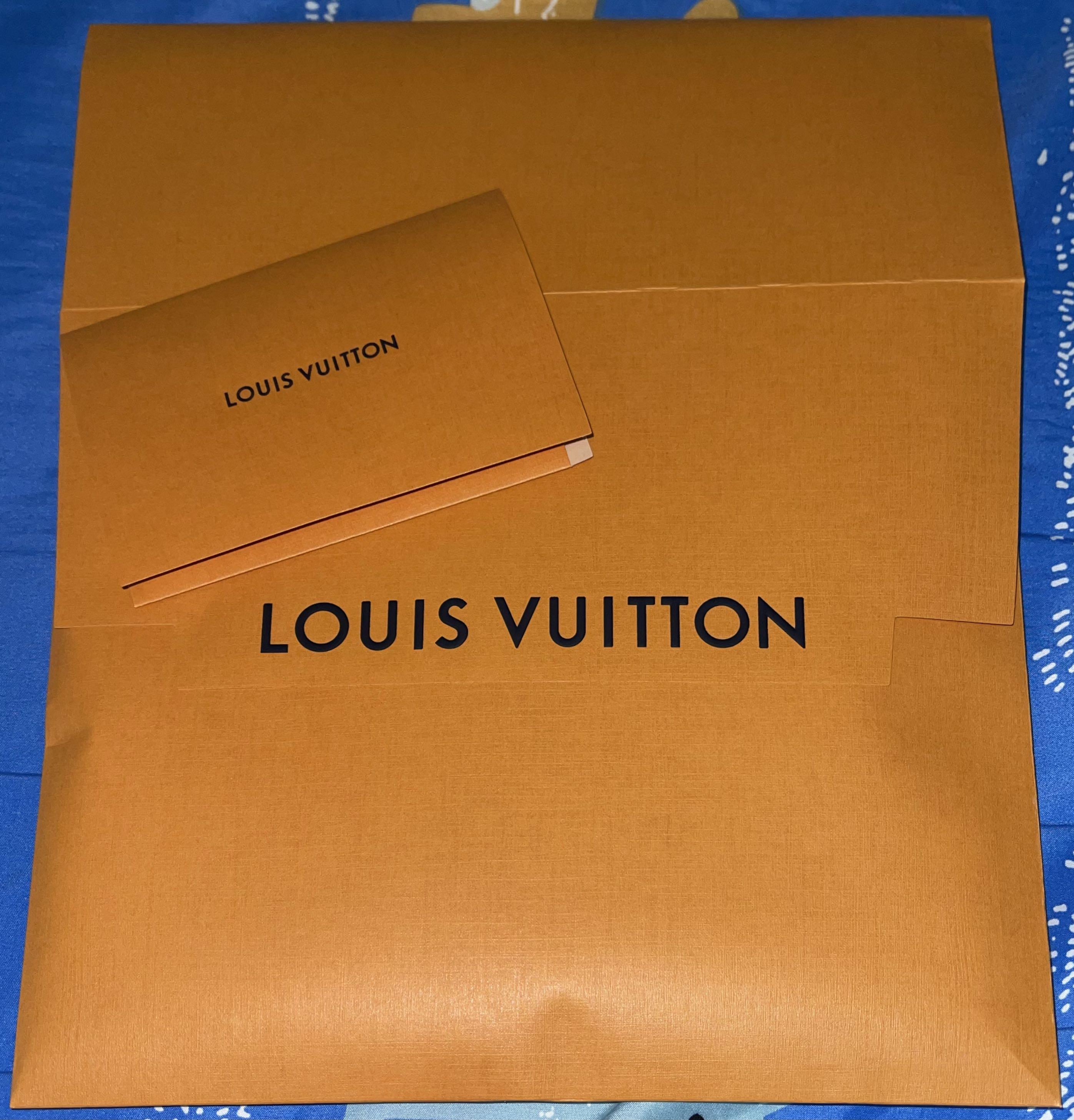 LOUIS VUITTON Floating LV Printed T-shirt XS 1A8P8U