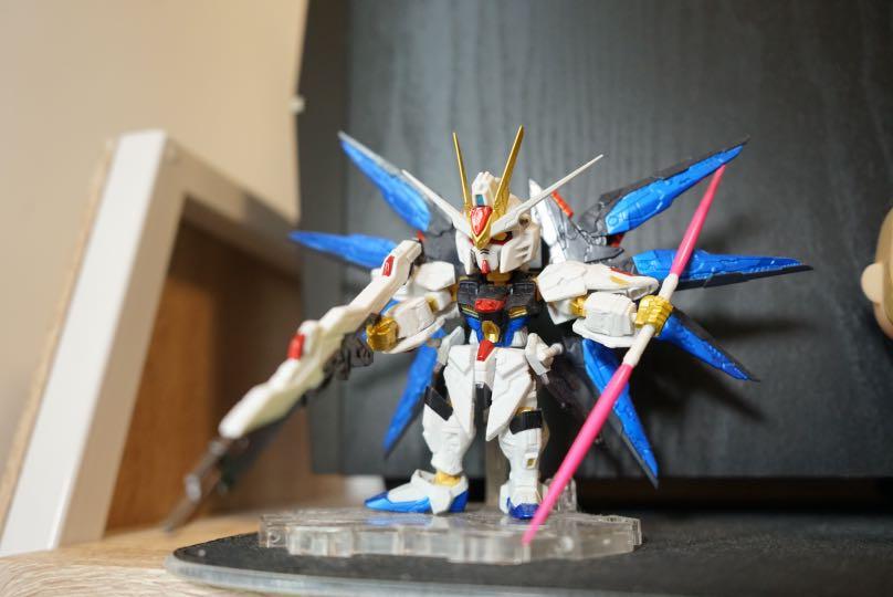 Gundam Action Figure (Category: Toys & Collectibles) located in Singapore. Submitted by saquonsthighs (Listing ID 1068623403, Image 1). Description: Gundam Action Figure Detachable parts : hands, 2 swords, guns, head Adjustable parts, legs, arms, head, wings. Condition : 95-99% Please review well because no refund after transaction..