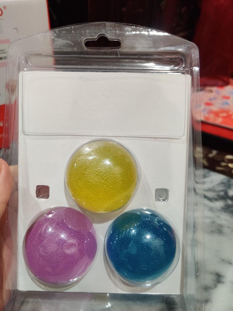 Hand Therapy Kit (Category: Toning & Stretching Accessories) located in Alor Gajah. Submitted by pying_11 (Listing ID 1068614673, Image 2). Description: Condition: 10/10 Reason to sell: Urgent Need Money Suitable for Hand Rehabilitation Exercise.