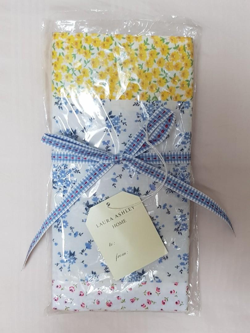 Laura Ashley Home Set Of Two Patchwork Placemats Mrtpunggol Mrtbishan Everything Else On Carousell Cozy flannel and elegant prints are a perfect match that will add a welcoming update to your winter bedding wardrobe. carousell