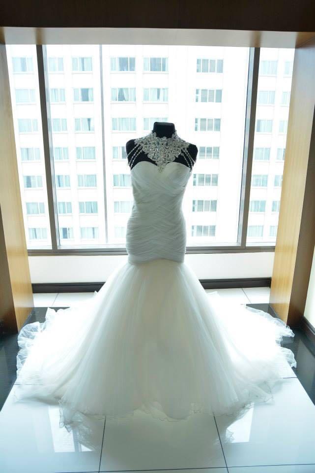 Mermaid - Wedding Dress (Category: Evening dresses & gowns) located in Paranaque City. Submitted by trache16 (Listing ID 1068583630, Image 1). Description: Selling my preloved wedding gown for a cause. Please see below details for your reference. -Height 5’4 with 4inches shoes -For small to medium frame.
