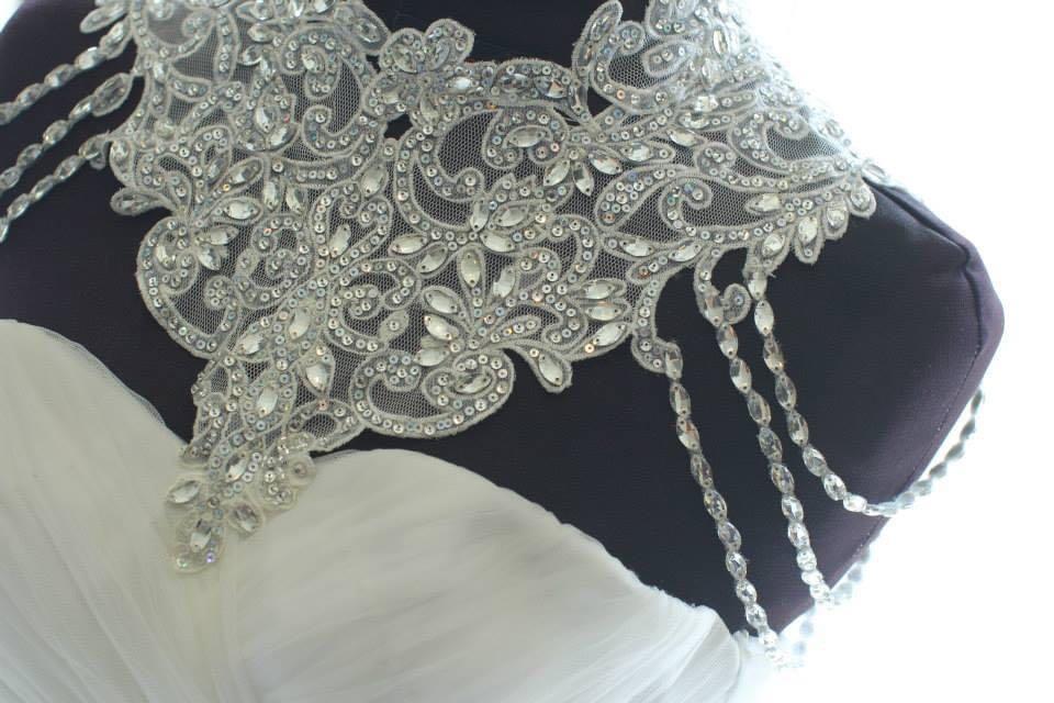 Mermaid - Wedding Dress (Category: Evening dresses & gowns) located in Paranaque City. Submitted by trache16 (Listing ID 1068583630, Image 3). Description: Selling my preloved wedding gown for a cause. Please see below details for your reference. -Height 5’4 with 4inches shoes -For small to medium frame.