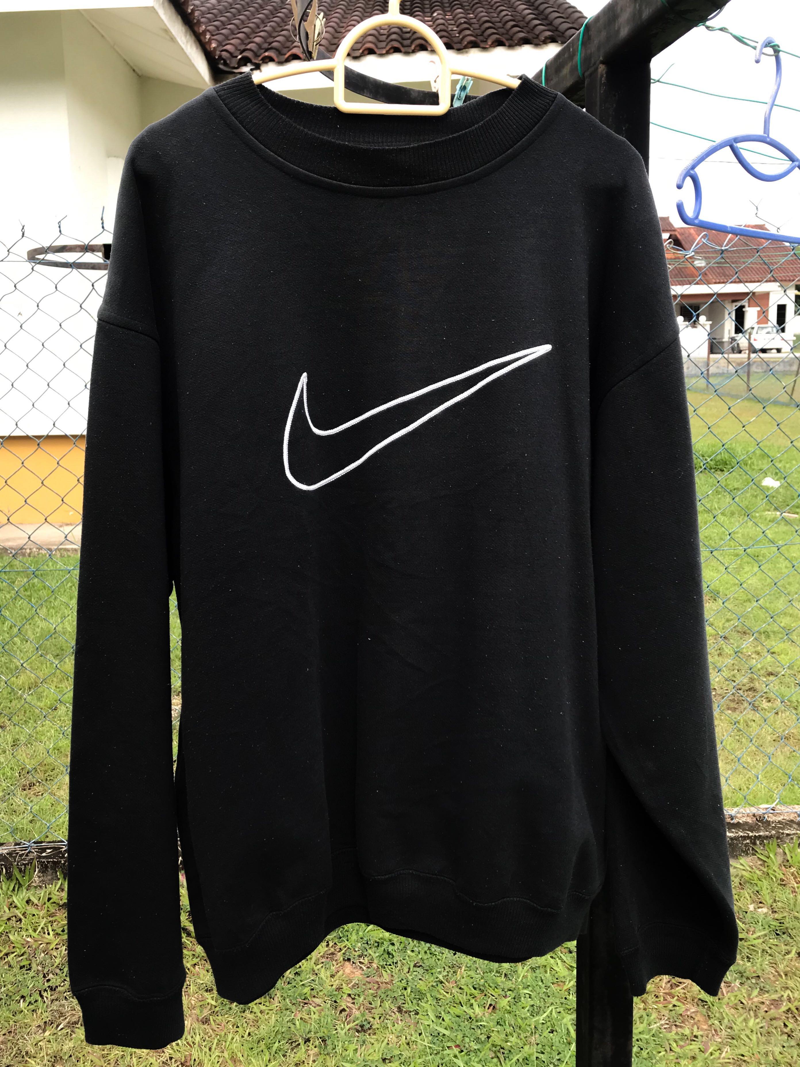 nike big swoosh pullover
