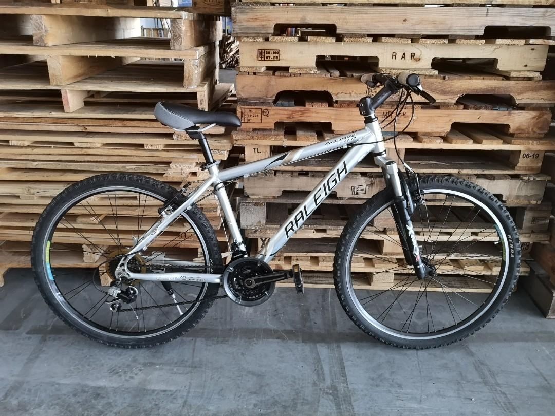 Raleigh mojave clearance 4.0 mountain bike