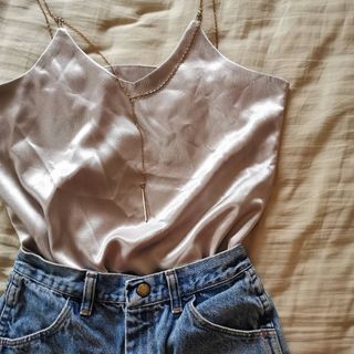 (Category: ) located in . Submitted by bundle_bae (Listing ID 1068554056, Image 1). Description: .