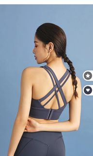 (Category: ) located in . Submitted by el_wardrobe10 (Listing ID 1068602145, Image 1). Description: .