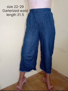 (Category: ) located in . Submitted by decemberapparel (Listing ID 1068552501, Image 1). Description: .