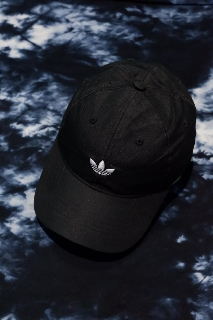 Foto topi sales adidas warna hitam