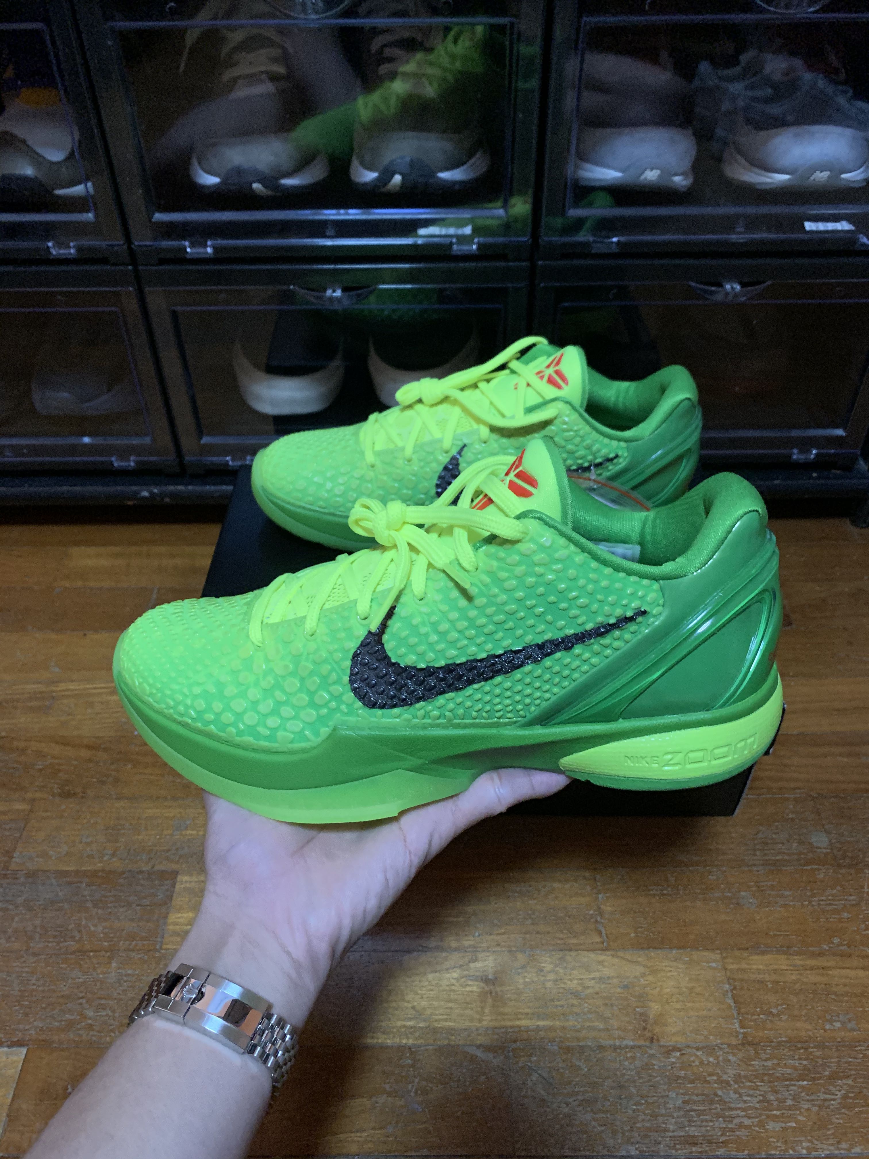 nike kobe grinch