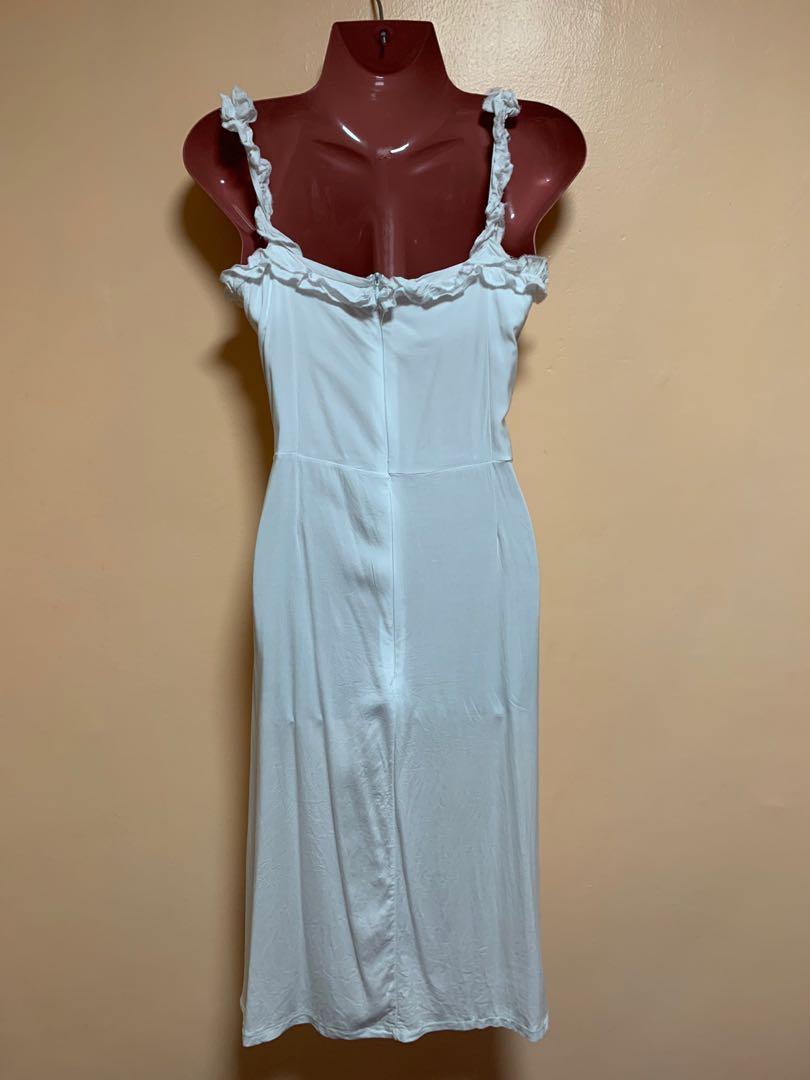 White Dress M-Semi L (Category: Dresses) located in Cavite. Submitted by jadeiris (Listing ID 1068555733, Image 2). Description: Super white to maganda sa beach. again hirap tumaba. carousell 📌 Like New po lahat mahilig lang talaga ko bumili ng damit. Decluttering from My closet. Mas madame na damit baby ko.😂😂😂😘 Clothes are preloved and well loved If clothes have a honest issues it is indicated in the picture. Some almost new. I’m changing m