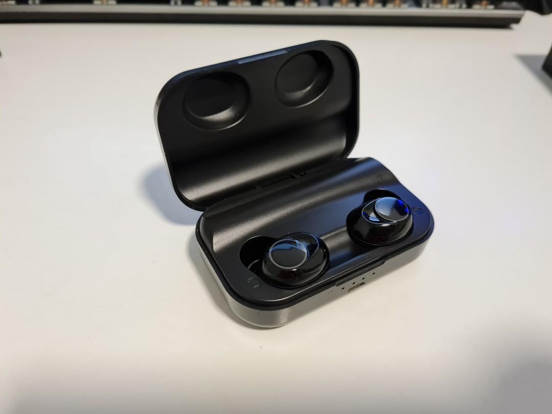 ZNT SoundBass Plus Wireless Bluetooth earbuds Audio Earphones on Carousell