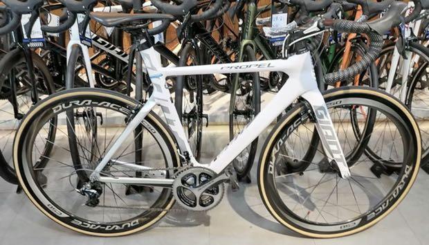 Giant sales propel sl2